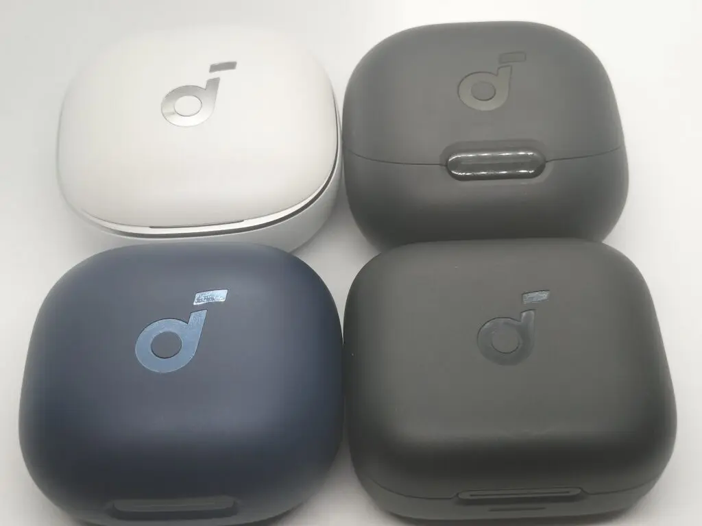 Anker Liberty4 シャンパンゴールド 左耳イヤホン 充電ケース 比較