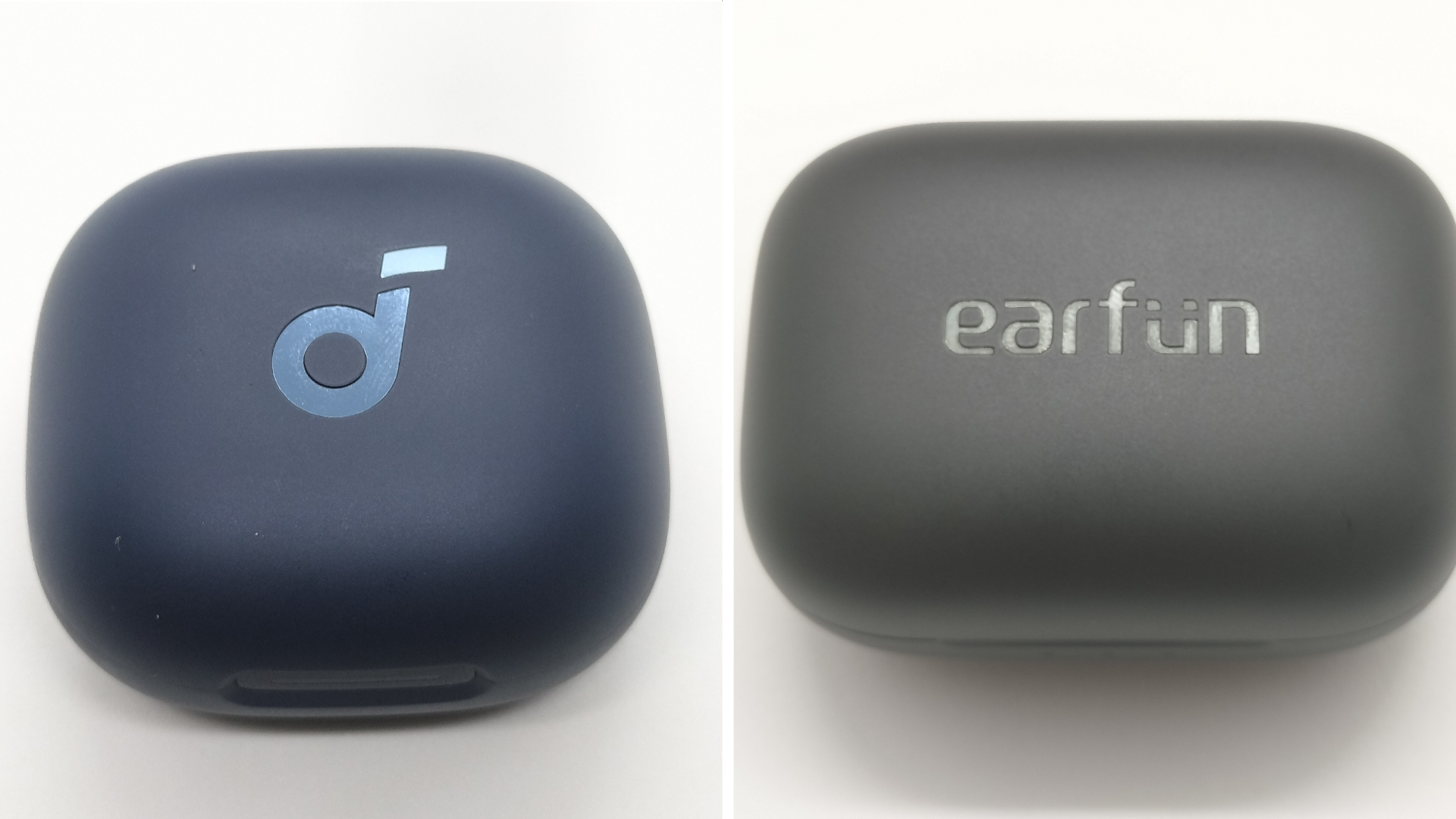 置けるタイプの「EarFun Air Pro 4」「Anker Soundcore P40i」と手で持つタイプの「Redmi Buds 5 Pro」